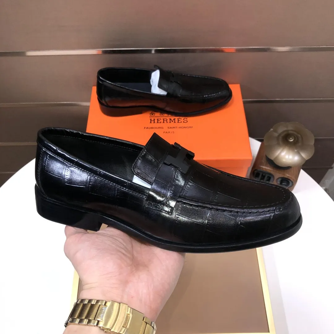 Men's shoes💰460💰[HERMES] (sheepskin lining)🍀Italian top luxury🍀He does not pursue novel styles and gorgeous colors, but attracts the favor of successful men with his flawless, elegant and classic style. Formal leather shoes This very comfortable, simple and stable style allows you to easily match any style! The pattern is absolutely 1:1 refined from the original case, and we strive for excellence in materials, imported cowhide + sheepskin lining💪💪💪extraordinary texture👍! .Black Brown Size: 38-45 (45 customized)